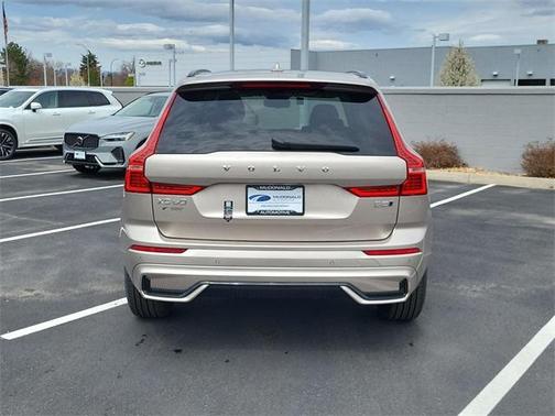 2025 Volvo XC60 B5 Core