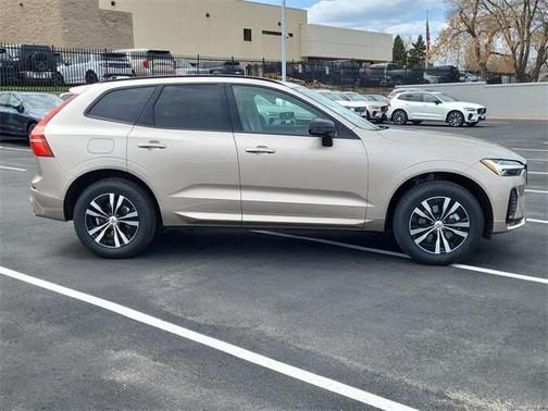 2025 Volvo XC60 B5 Core