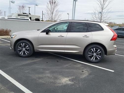 2025 Volvo XC60 B5 Core