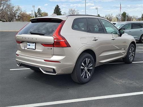 2025 Volvo XC60 B5 Core