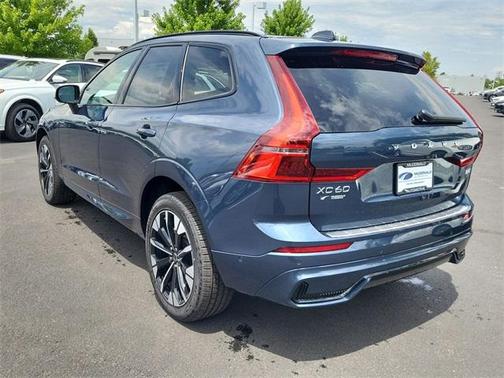 2026 Volvo XC60 B5 Plus