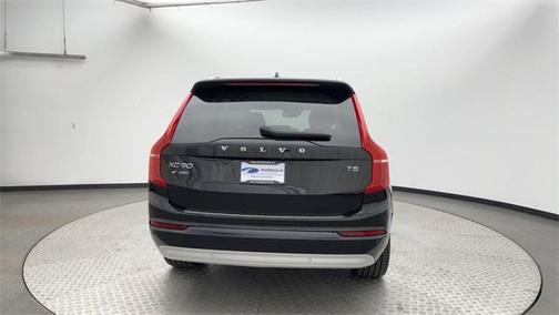 2022 Volvo XC90 T5 Momentum 7 Passenger