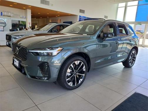 2026 Volvo XC60 B5 Plus