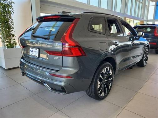 2026 Volvo XC60 B5 Plus
