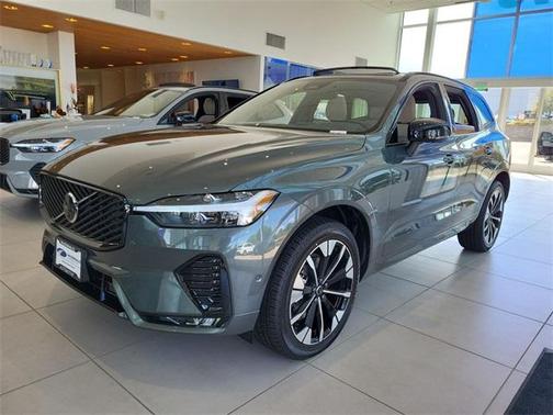 2026 Volvo XC60 B5 Plus