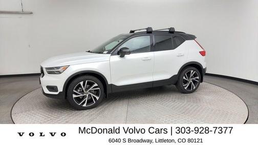 Crystal White 2019 Volvo XC40 T5 R-Design
