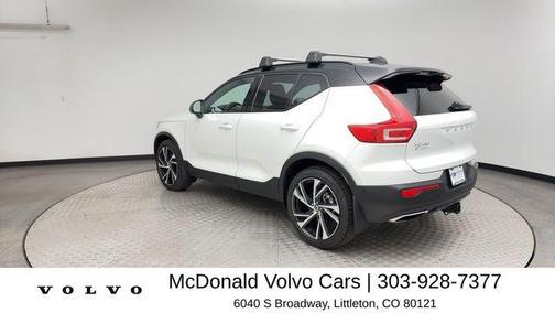 Crystal White 2019 Volvo XC40 T5 R-Design