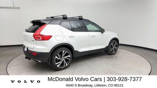 Crystal White 2019 Volvo XC40 T5 R-Design