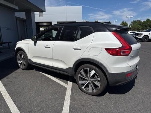 2021 Volvo XC40 Recharge Pure Electric P8