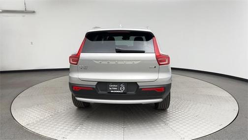 2025 Volvo XC40 B5 Plus Bright Theme