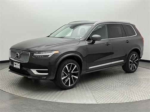 2025 Volvo XC90 B6 Plus 6-Seater