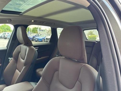 2019 Volvo XC60 T6 Momentum