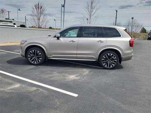 2025 Volvo XC90 B5 Plus 6-Seater