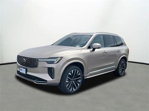 2025 Volvo XC90 B5 Plus 6-Seater