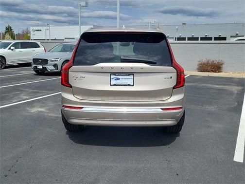2025 Volvo XC90 B5 Plus 6-Seater