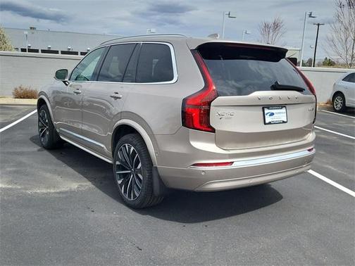2025 Volvo XC90 B5 Plus 6-Seater