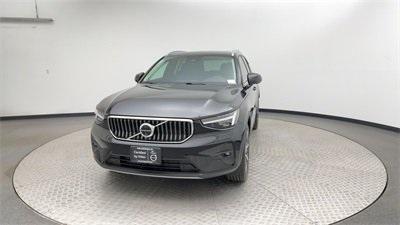 2025 Volvo XC40 B5 Plus Bright Theme