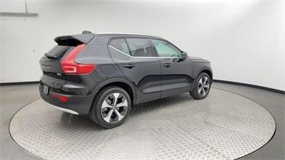 2025 Volvo XC40 B5 Plus Bright Theme
