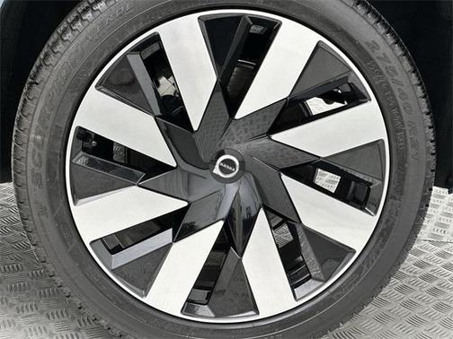 2023 Volvo XC90 Recharge Plug-In Hybrid T8 Plus Bright Theme 7 Passenger