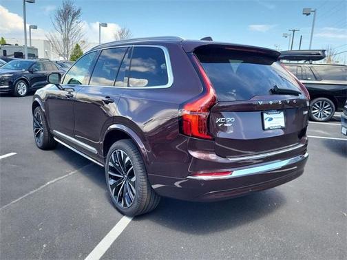 2025 Volvo XC90 Plug-In Hybrid T8 Plus 6-Seater