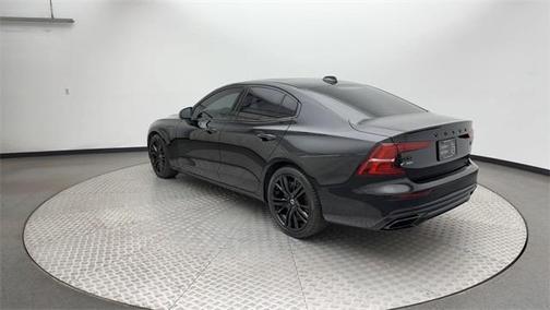 2022 Volvo S60 Recharge Plug-In Hybrid T8 Black Edition R-Design Extended Range