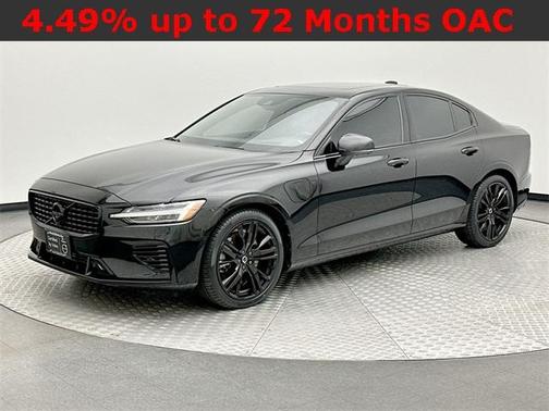 2022 Volvo S60 Recharge Plug-In Hybrid T8 Black Edition R-Design Extended Range