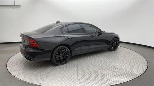 2022 Volvo S60 Recharge Plug-In Hybrid T8 Black Edition R-Design Extended Range