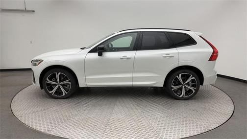 2025 Volvo XC60 B5 AWD Ultra