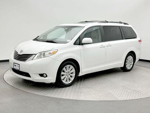 2011 Toyota Sienna XLE