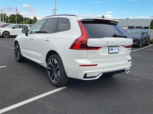2026 Volvo XC60 B5 Plus