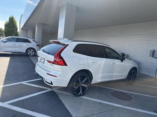 2025 Volvo XC60 B5 Ultra
