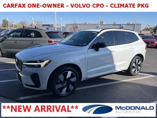 2023 Volvo XC60 Recharge Plug-In Hybrid T8 Ultimate Dark Theme