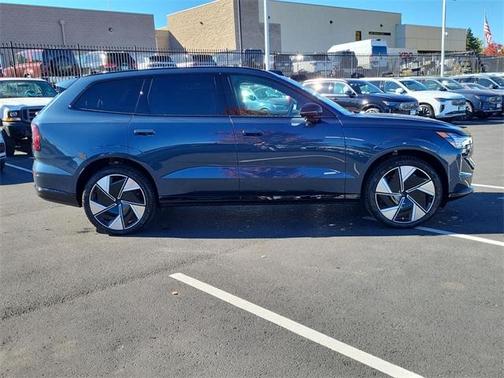 2025 Volvo EX90 Twin Motor Plus