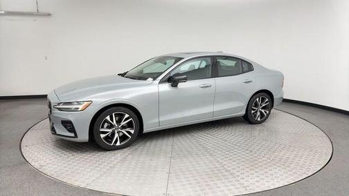 2025 Volvo S60 B5 Core