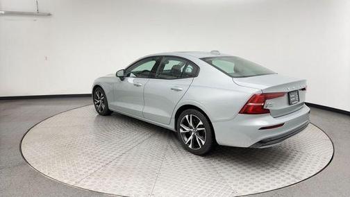 2025 Volvo S60 B5 Core