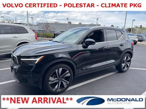 2023 Volvo XC40 B5 Ultimate Bright Theme