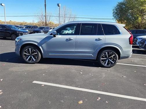2025 Volvo XC90 B6 Core