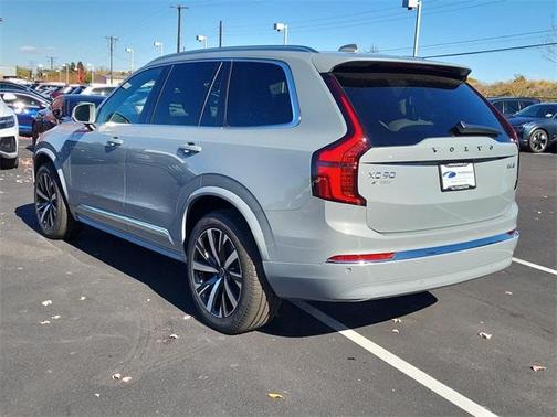 2025 Volvo XC90 B6 Core