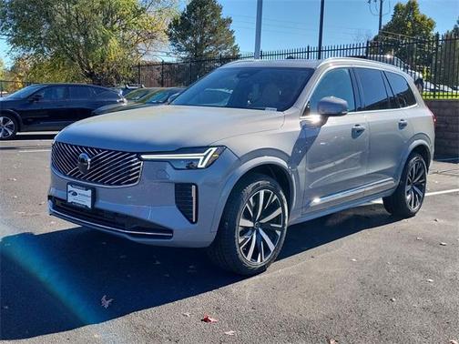 2025 Volvo XC90 B6 Core