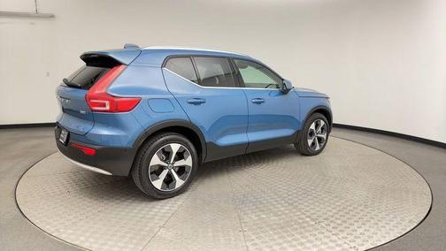 2025 Volvo XC40 B5 Plus Bright Theme