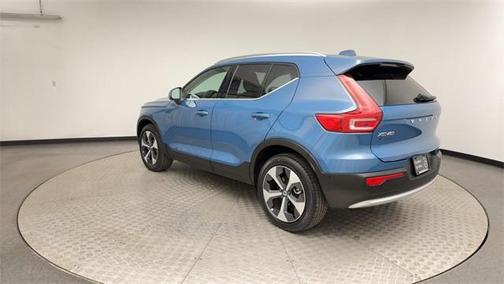 2025 Volvo XC40 B5 Plus Bright Theme