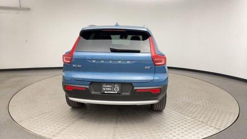 2025 Volvo XC40 B5 Plus Bright Theme