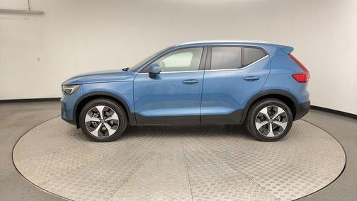 2025 Volvo XC40 B5 Plus Bright Theme