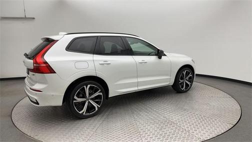 2025 Volvo XC60 B5 Ultra