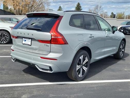 2025 Volvo XC60 Plug-In Hybrid T8 Plus