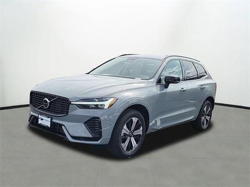 2025 Volvo XC60 Plug-In Hybrid T8 Plus