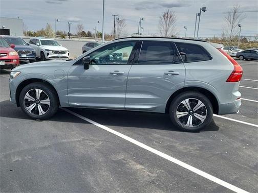 2025 Volvo XC60 Plug-In Hybrid T8 Plus