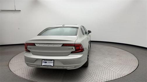 2022 Volvo S90 B6 Inscription