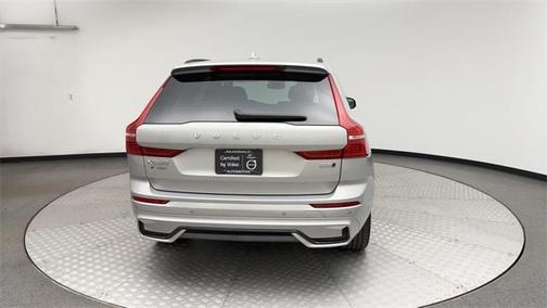 2025 Volvo XC60 B5 Plus