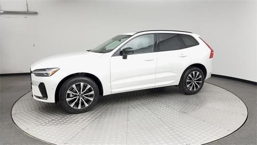 2025 Volvo XC60 B5 Plus